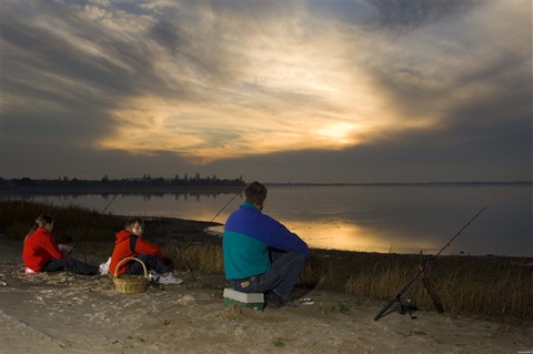Family fishing on Lake Colac
