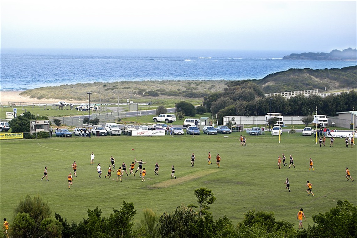 Apollo-Bay-Recreational-Reserve-football-game