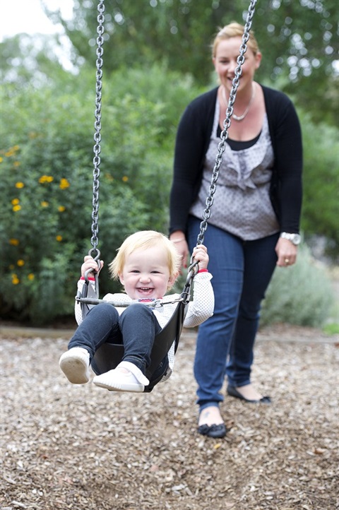 Renee and Layla at the Colac Botanic Gardens