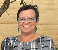 Anne Howard edited profile pic.JPG