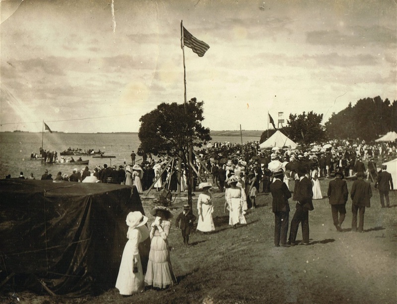 Regatta Day 1900 Credit Colac & District Historical Society.jpeg